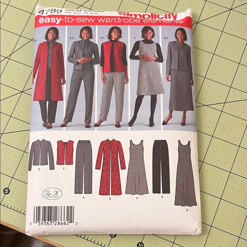 PATTERN

Simplicity Red and Gray Wardrobe Sewing Pattern